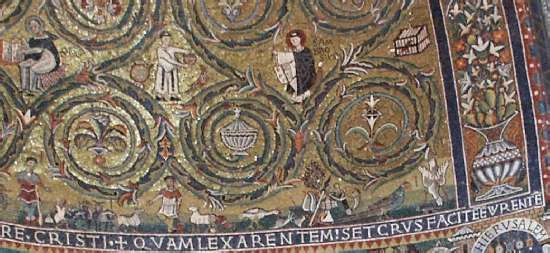 l'iscrizione alla base del mosaico ed il fascione decorativo