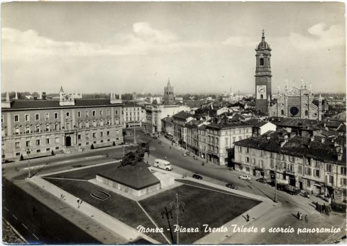 Piazza Trento e Trieste 1964