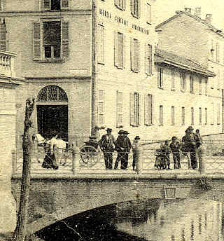 al ponte di via Lecco