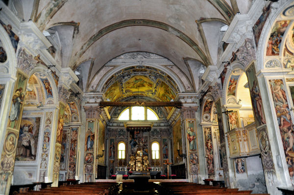Peglio, interno della chiesa dei SS. Eusebio e Vittore