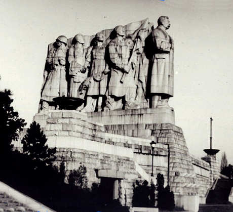 Monumento a Stalin